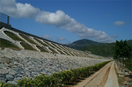 護腳路基